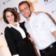 Deborah Secco e o marido, o jogador Roger posam para os fotógrafos no leilão de gado organizado por Murilo Benício na Marina da Glória, Rio de Janeiro (3/8/12) - Roberto Filho/AgNews