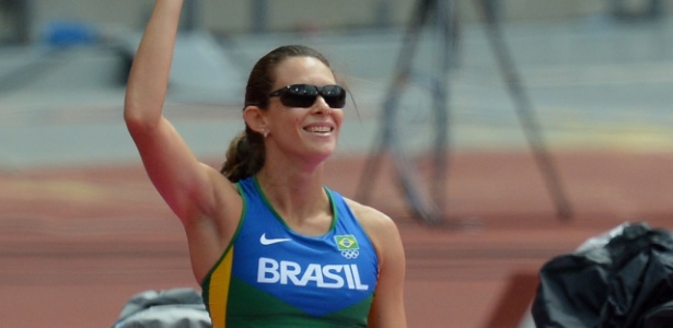 Fabiana Murer saltou 4,65m e ficou com a medalha de prata na final da Liga Diamante - AFP PHOTO / JEWEL SAMAD