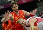 Rússia vira no fim, vence Espanha e lidera grupo do Brasil - AFP PHOTO / TIMOTHY A. CLARY