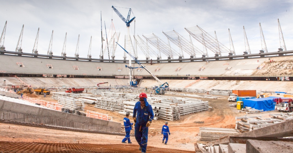 O estádio Castelão, em Fortaleza (CE), terminou julho de 2012 com 83% do projeto finalizado
