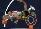Com dores, Nenê é dúvida da seleção masculina para quartas de final da Olimpíada - REUTERS/Mike Segar