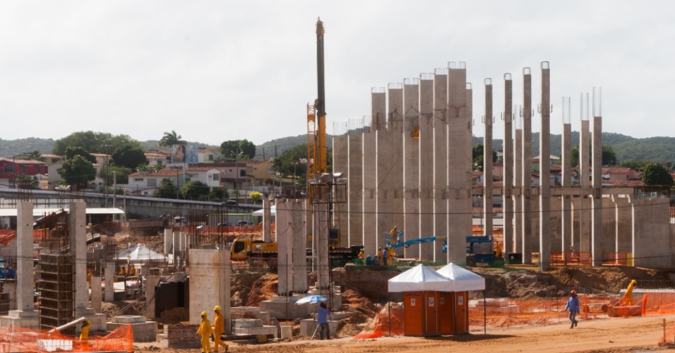 Pouco menos que 30% dos trabalhos de construção da Arena das Dunas, em Natal (RN), foram concluídos até o fim de julho de 2012