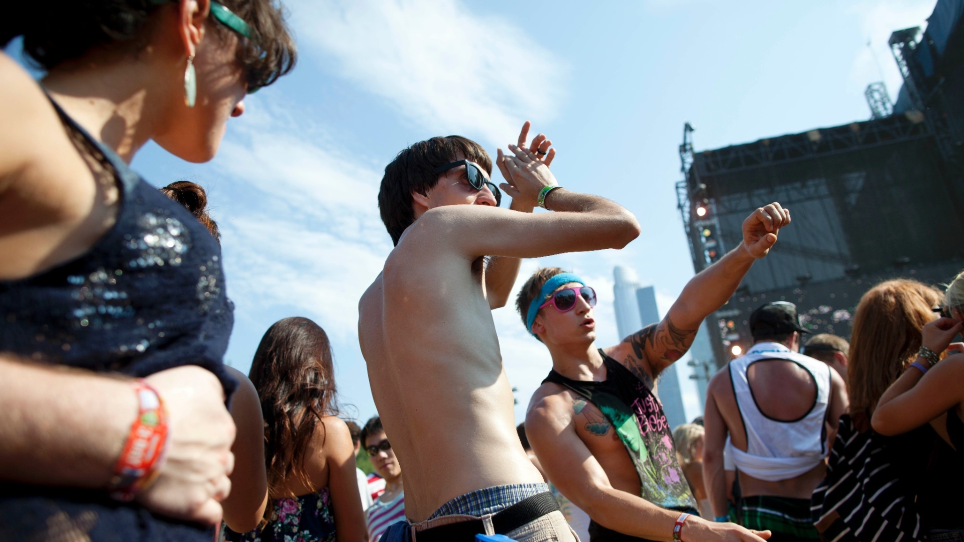 Público curte o festival Lollapalooza no Grant Park em Chicago (3/8/12) - Sitthixay Ditthavong/Invision/AP