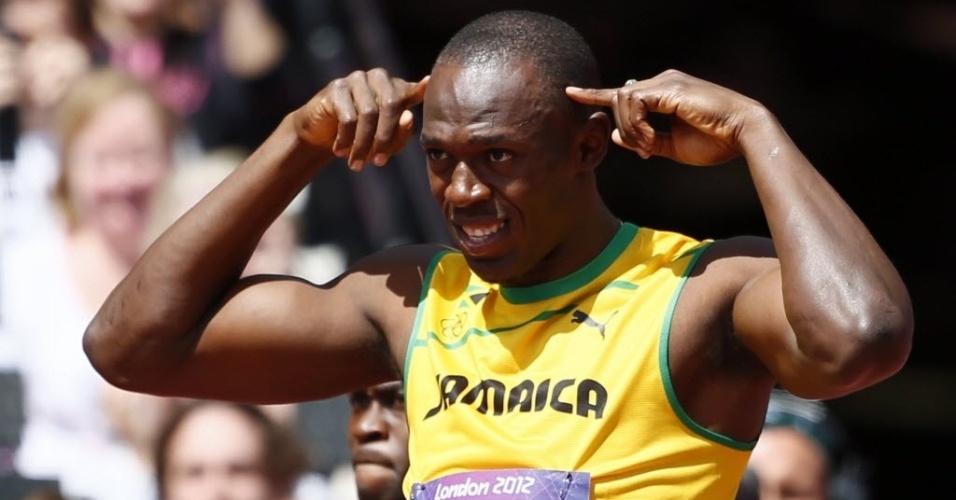 Usain Bolt faz pose antes de competir nas eliminatórias dos 100 m rasos