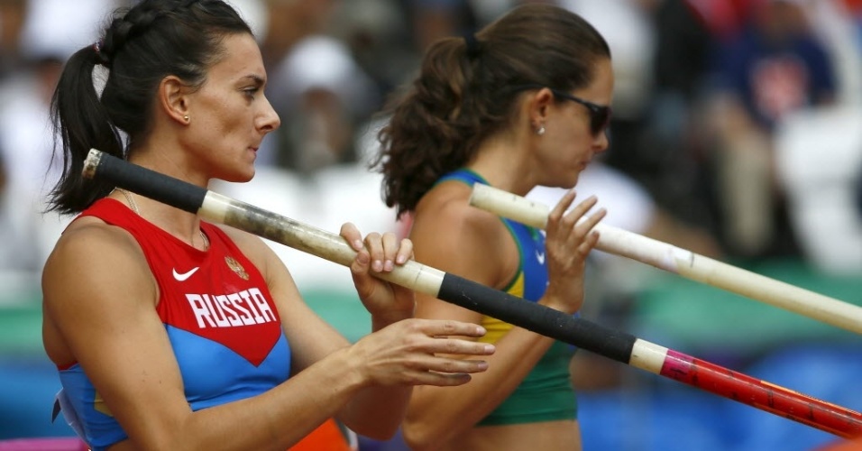 Yelena Isinbayeva e Fabiana Murer se concentram nas eliminatórias do salto com vara