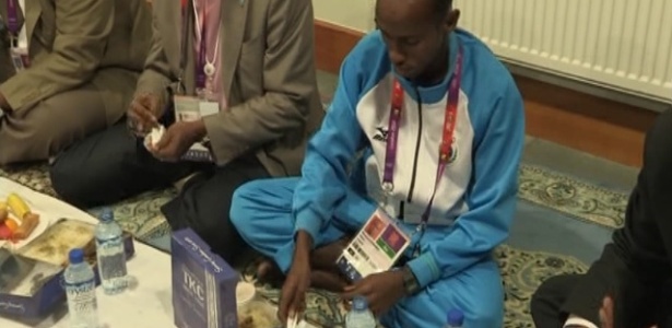 Atleta somali Mohamed Mohamed só se alimenta quando chega a noite por causa do ramadã
