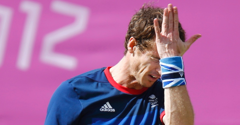 Britânico Andy Murray lamenta erro durante decisão do tênis masculino nos Jogos Olímpicos