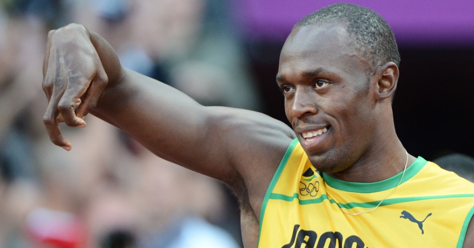 Jamaicano Usain Bolt gesticula antes de competir na série semifinal dos 100 m rasos