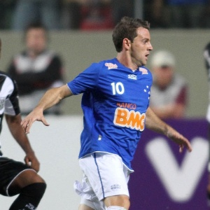 Montillo, que sentiu um incômodo na coxa direita, deve reforçar o Cruzeiro no duelo com Atlético-MG  - Ramon Bitencourt/Vipcomm