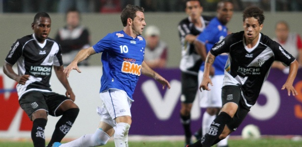 Artilheiro do time no Brasileirão 2012 com 12 gols, Montillo fez apenas dois neste ano  - Ramon Bitencourt/Vipcomm