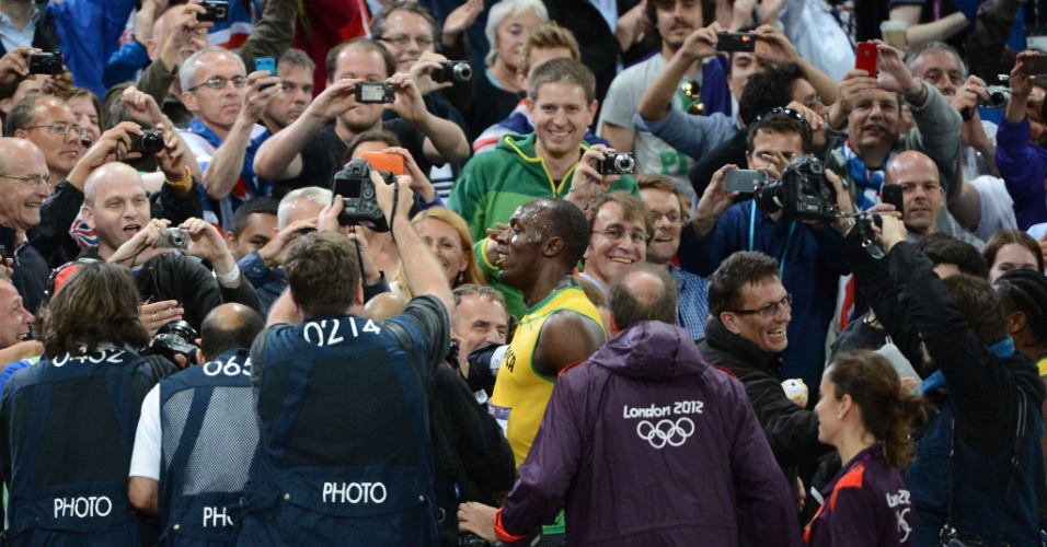 Usain Bolt celebra vitória na final olímpica dos 100 m rasos