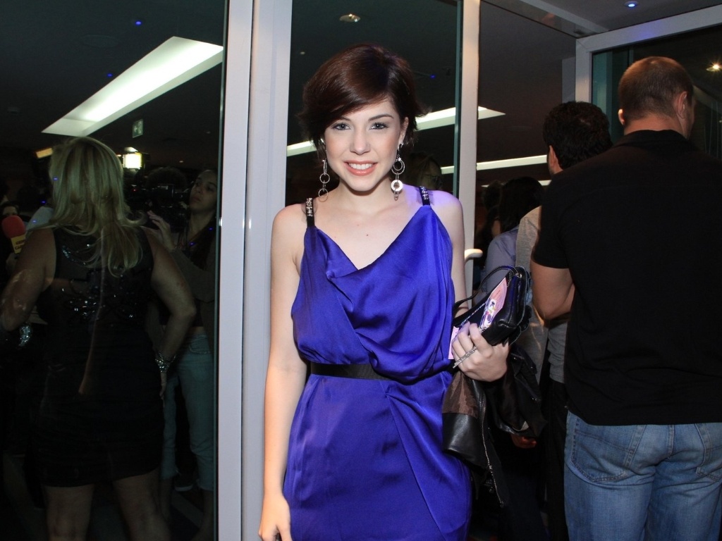 Bia Arantes vai a estreia da peça "A Partilha" de Miguel Falabella, no teatro "Oi Casagrande", no Leblon (6/8/12) - Marcello Sá Barretto, Graça Paes e Thyago Andrade/Foto Rio News