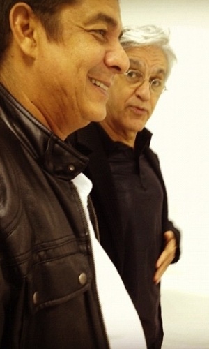 Caetano Veloso e Zeca Pagodinho em foto divulgada pelo perfil do cantor no Twitter - Reprodução/Twitter