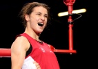 Musa Katie Taylor incita orgulho irlandês e leva clima de estádio para arena do boxe - AFP