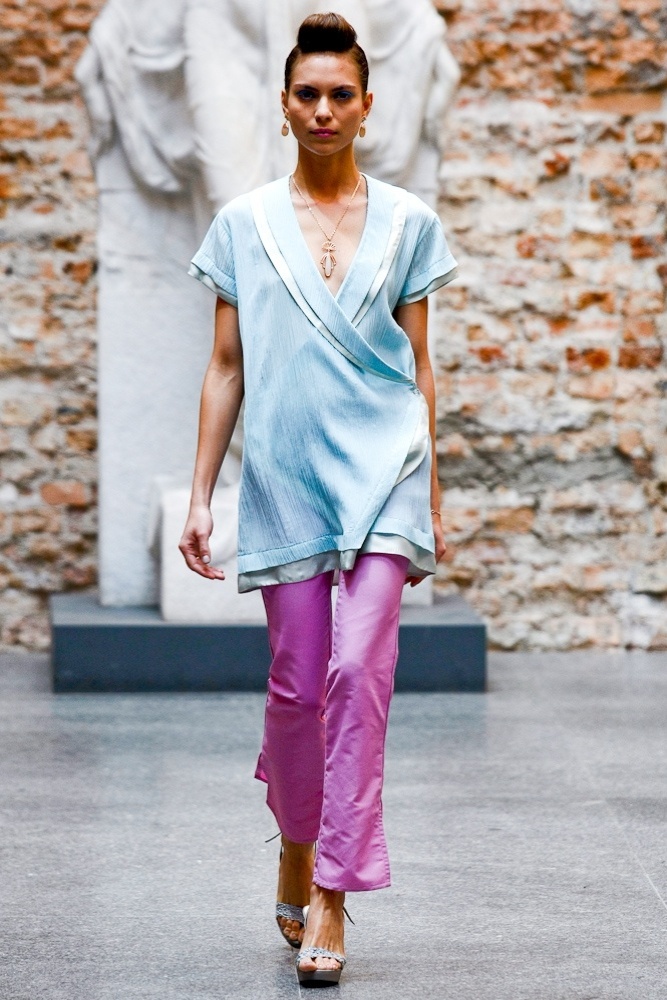 Mario Queiroz desfila coleção Verão 2013 na Pinacoteca, em São Paulo (06/08/2012) - look 3 - Alexandre Schneider/UOL