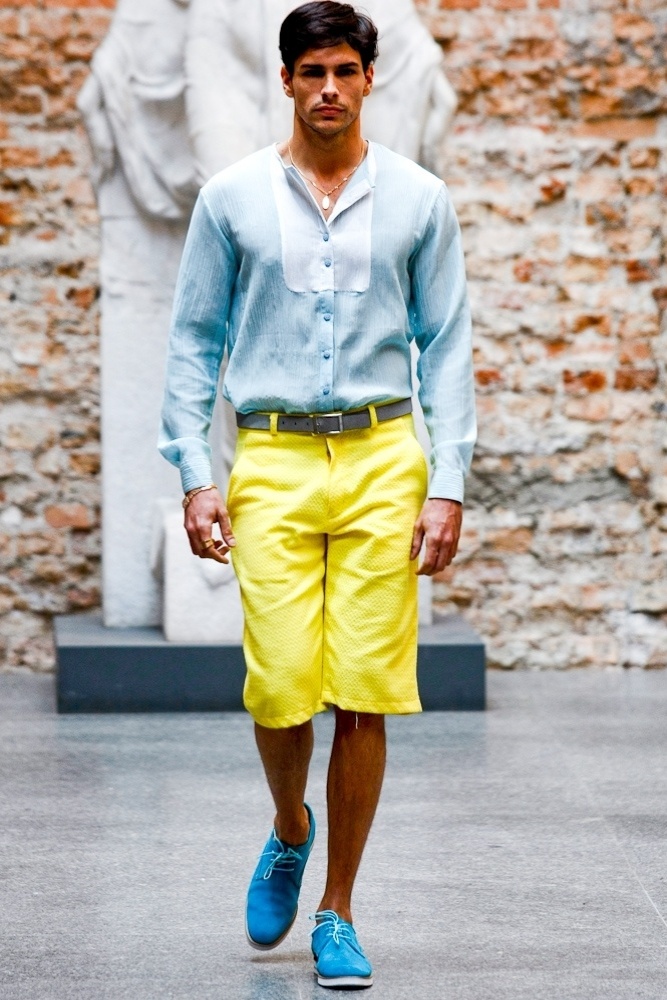 Mario Queiroz desfila coleção Verão 2013 na Pinacoteca, em São Paulo (06/08/2012) - look 6 - Alexandre Schneider/UOL