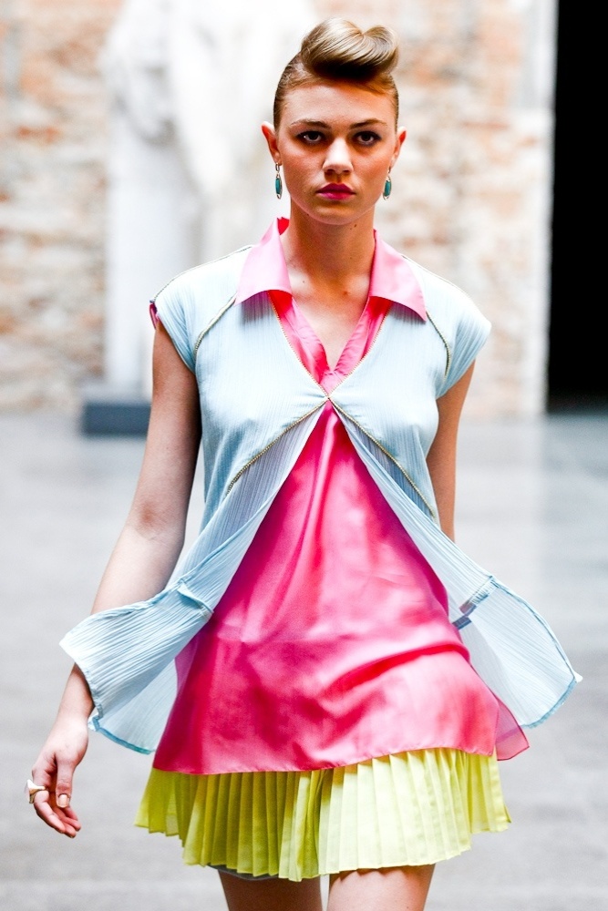 Mario Queiroz desfila coleção Verão 2013 na Pinacoteca, em São Paulo (06/08/2012) - look 9 - Alexandre Schneider/UOL