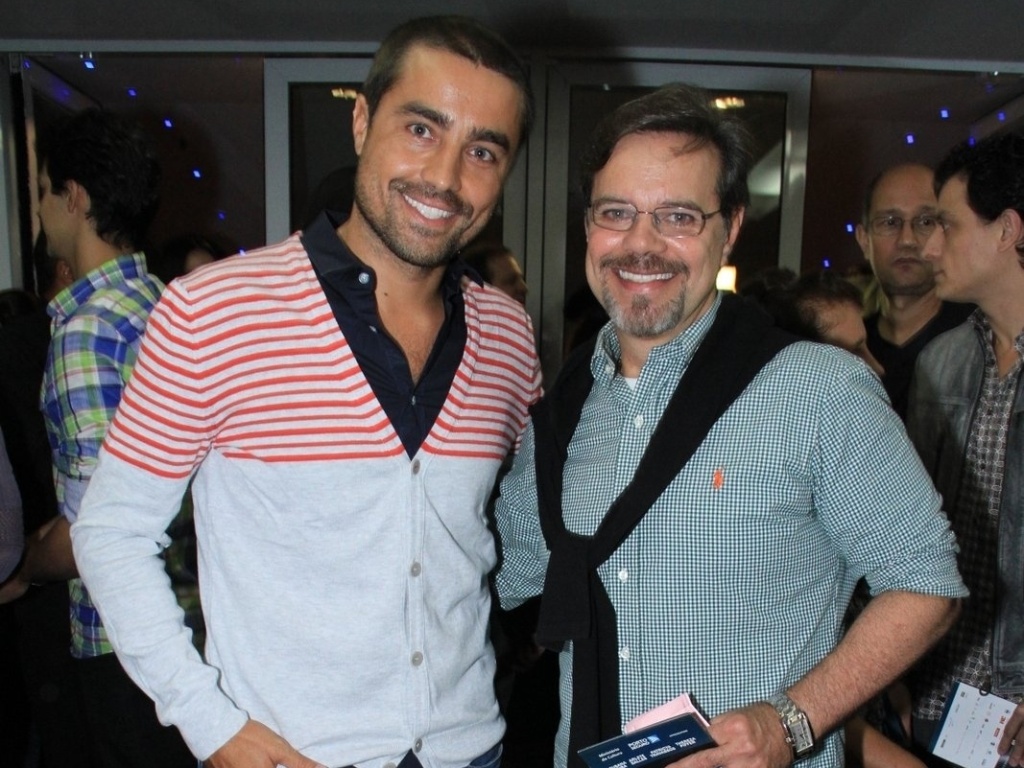 Ricardo Pereira e Diogo Vilela chegam para a sessão de convidados da peça "A Partilha" de Miguel Falabella (6/8/12) - Marcello Sá Barretto, Graça Paes e Thyago Andrade/Foto Rio News