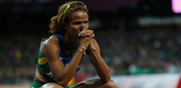 Brasileira Evelyn dos Santos após não se classificar para a final dos 200 m rasos