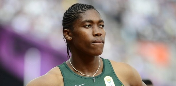 A sul-africana Caster Semenya conseguiu classificação para as semifinais dos 800 m
