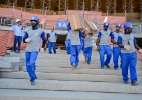 Jornalista, engenheiro e mais dez imigrantes haitianos viram operários na reforma do Mineirão - Sylvio Coutinho/Divulgação