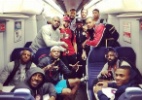 "Dream Team" anda de trem, distribui souvenirs e ganha fãs em Londres - Instagram