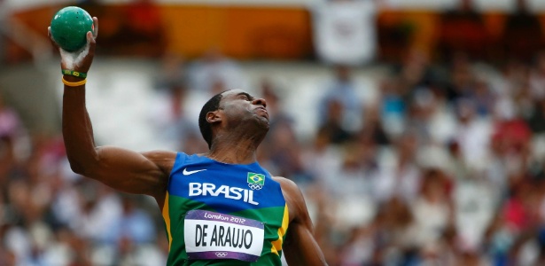 Luiz Alberto de Araújo competirá ainda nos 100 m com barreiras, lançamento de disco, salto com vara, lançamento de dardo e 1.500 m