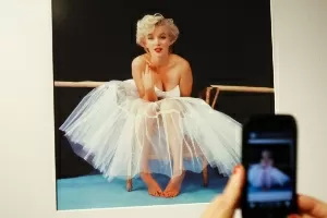 Imagens inéditas de Marilyn Monroe são expostas em Varsóvia -