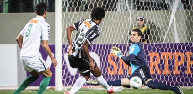 Árbitro Pablo dos Santos teve atuação contestada pelo Atlético na vitória sobre Coritiba - Bruno Cantini/Site do Atlético-MG