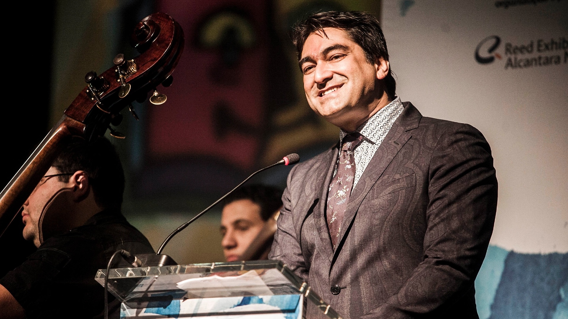 O jornalista Zeca Camargo participa da abertura da 22ª Bienal Internacional do Livro. Ele é um dos curadores do evento - Leonardo Soares/UOL