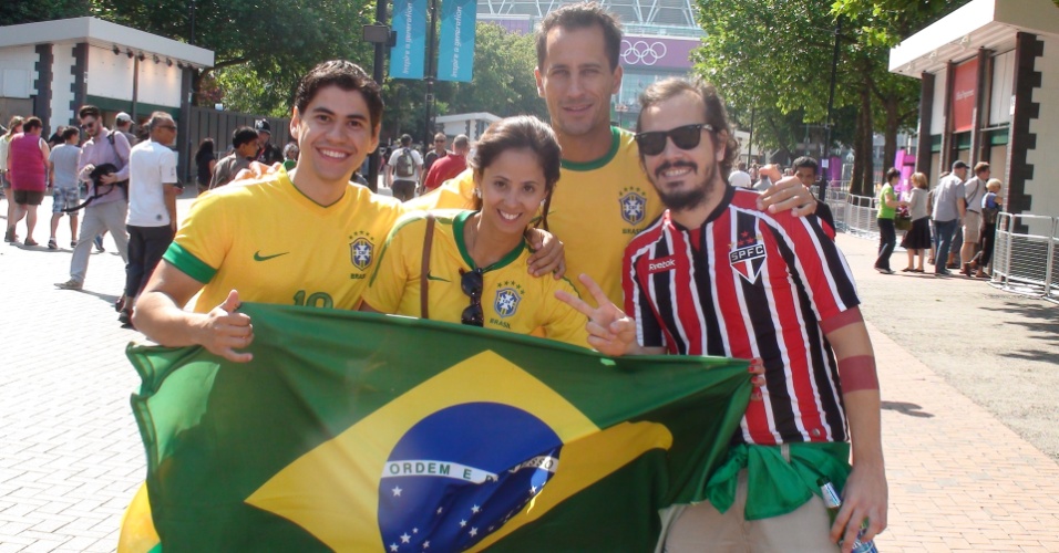 Brasileiros já ocupam redondezas do estádio de Wembley para final olímpica entre Brasil e México