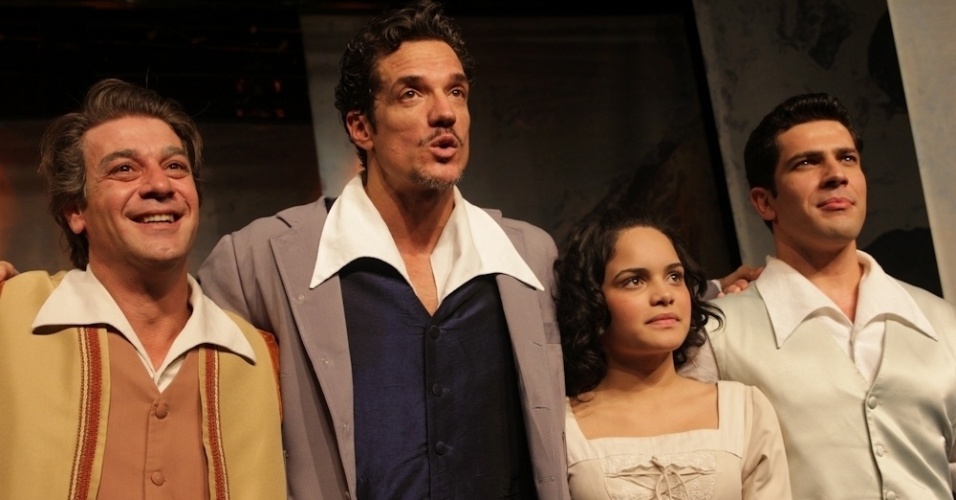 Elenco de "Escola de Mulheres" faz primeira apresentação do espetáculo no Teatro Bibi Ferreira, em São Paulo (10/8/12) - Milene Cardoso / AgNews