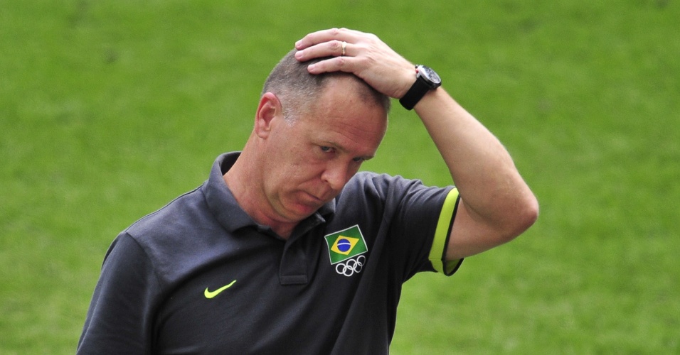 Mano Menezes demonstra preocupação com derrota brasileira para o México