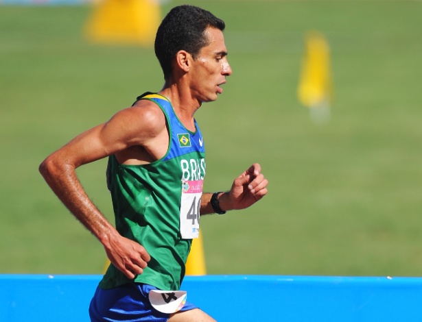 Marilson dos Santos será um dos três brasileiros na maratona olímpica em Londres