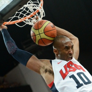 Kobe Bryant conquistou o segundo ouro olímpico com a seleção dos Estados Unidos - AFP PHOTO /MARK RALSTON