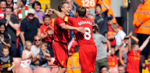 Lucas comemora o seu gol na vitória do Liverpool por 3 a 1 sobre o Bayer Leverkusen - Clint Hughes/Getty Images