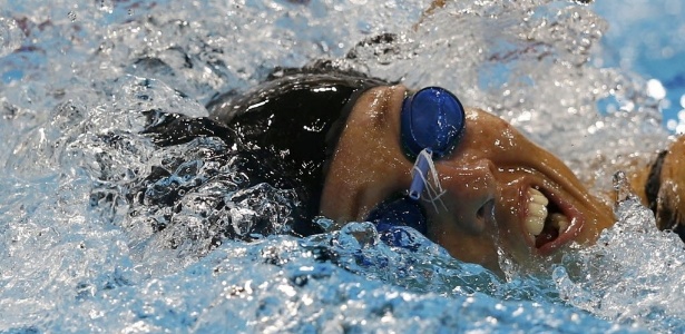 Yane Marques foi sexta na natação, mas melhorou seu recorde pessoal e subiu à vice-liderança