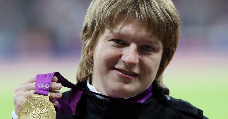 A atleta de Belarus, Nadzeya Ostapchuk, perdeu a medalha de ouro do Arremesso de Peso, conquistada em Londres-2012 após seu exame anti-doping constatar a presença do agente anabolizante metenolone