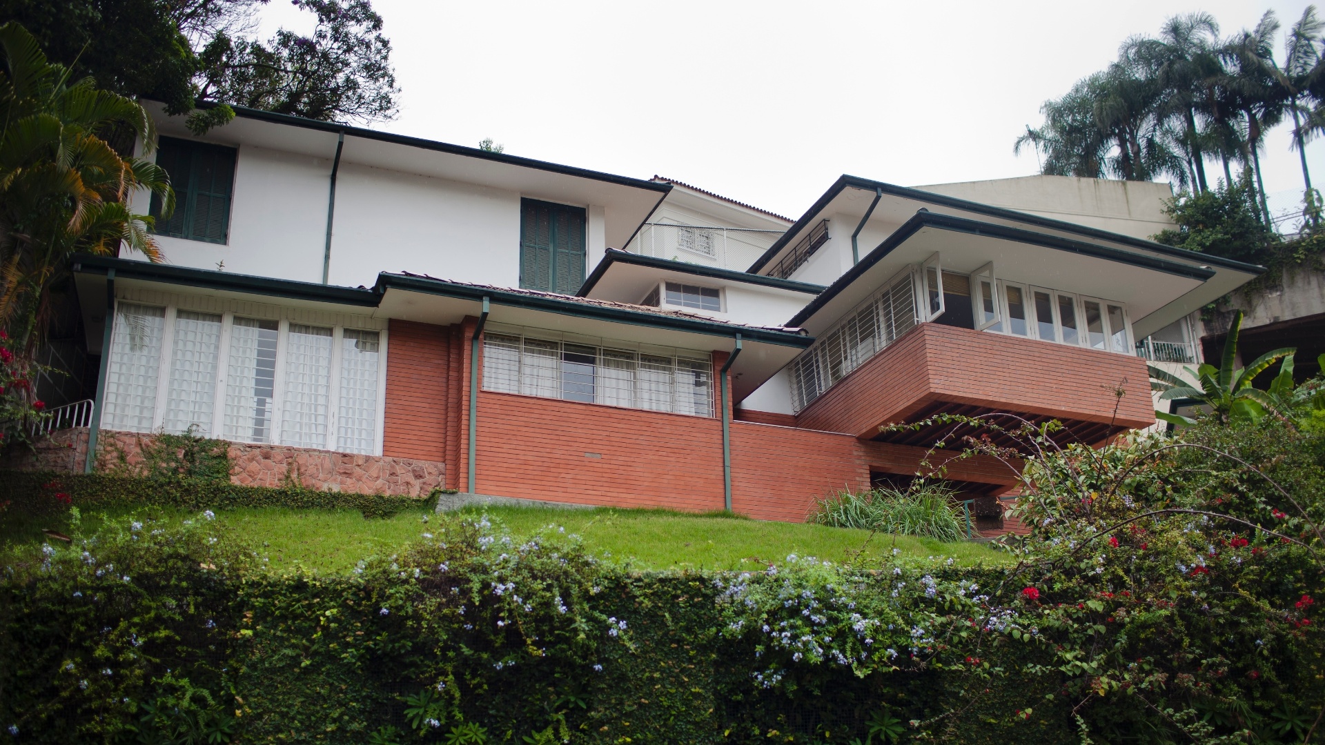 Casa modernista assinada pelo arquiteto brasileiro João Batista Vilanova Artigas (1915-85), comumente associado à chamada Escola Paulista - Gabo Morales/Folhapress