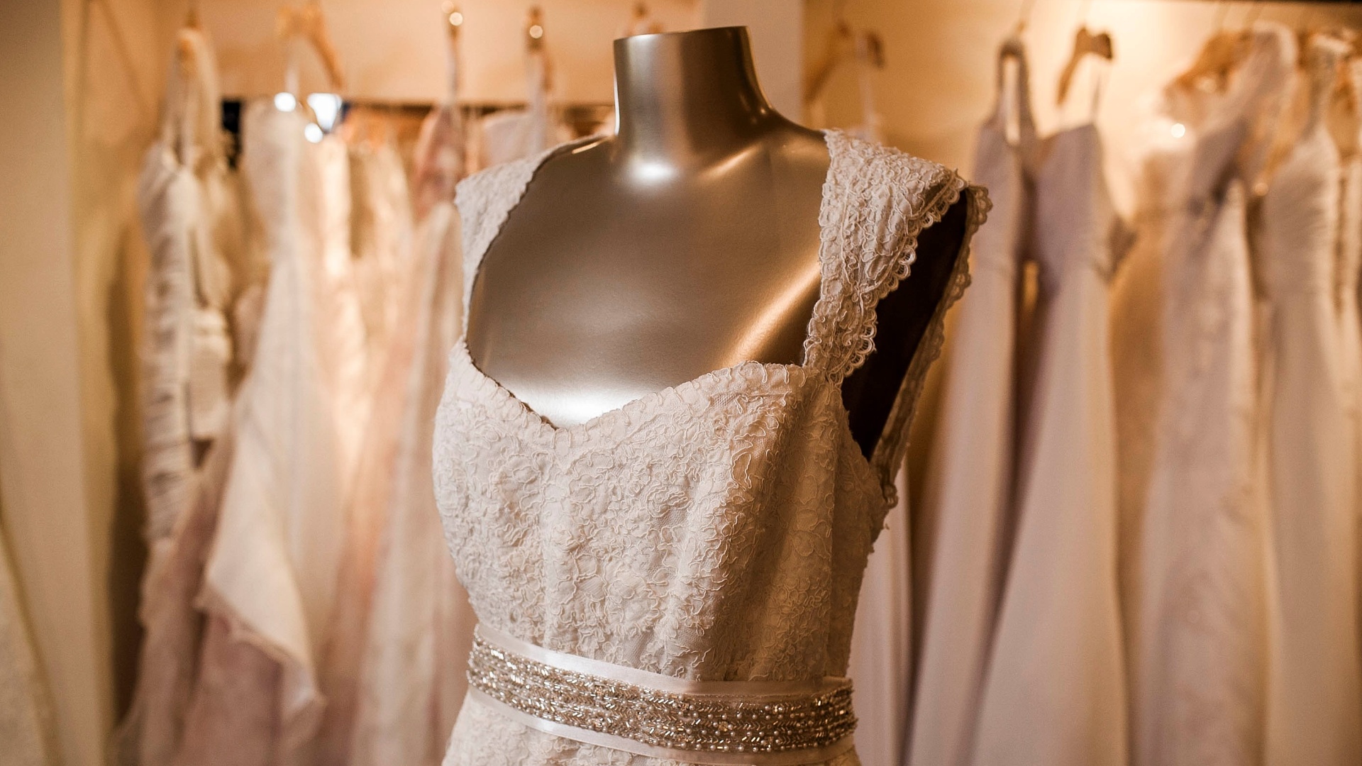 Vestido da loja Black Tie para noivas plus size  - Leonardo Soares/UOL