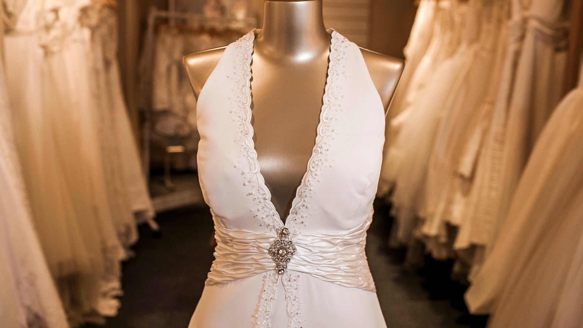 Vestido da loja Black Tie para noivas plus size  - Leonardo Soares/UOL