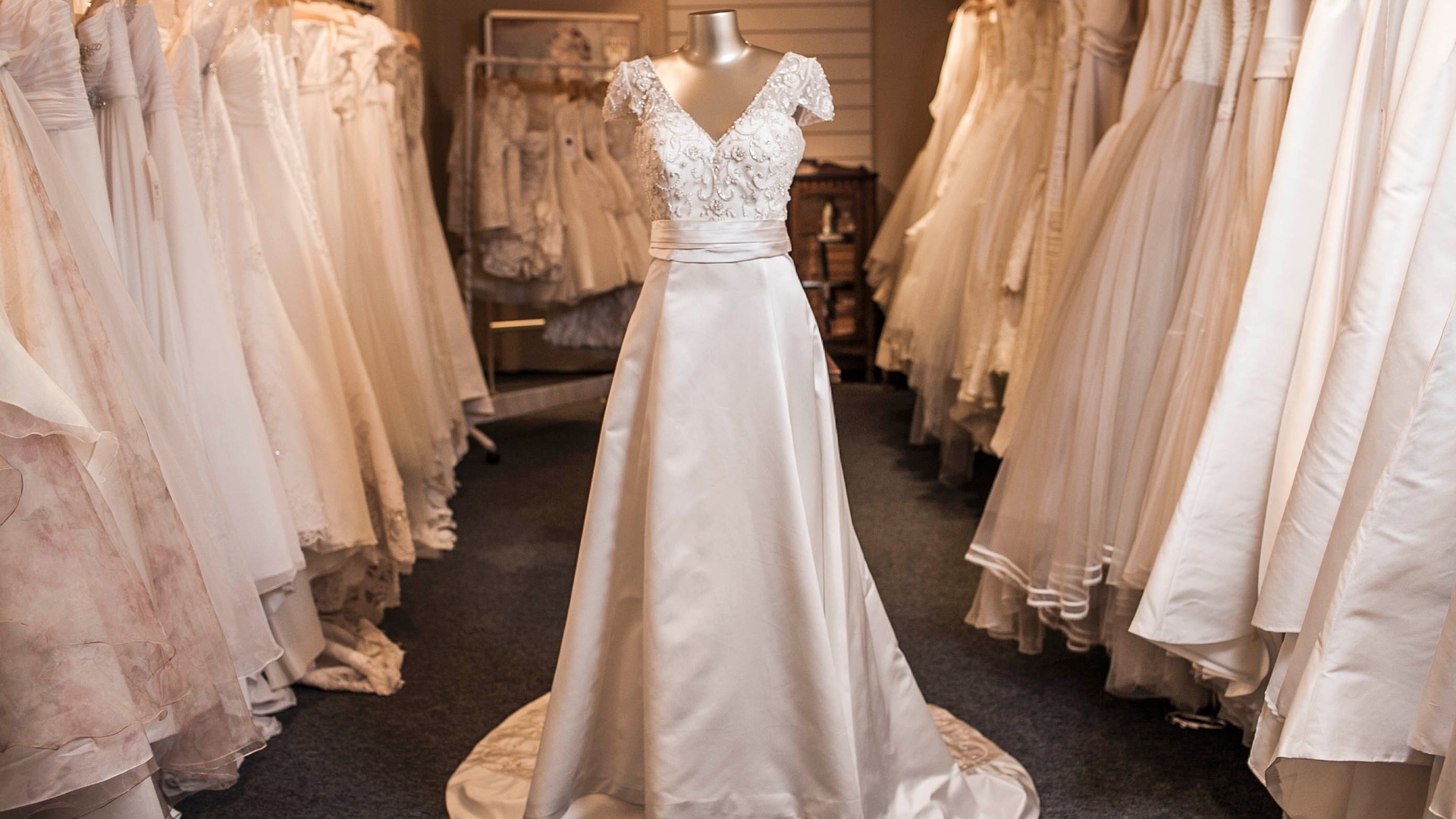 Vestido da loja Black Tie para noivas plus size  - Leonardo Soares/UOL