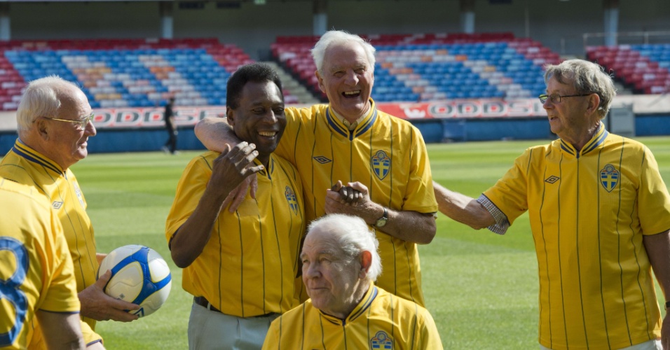 Pelé reencontrou jogadores suecos que disputaram a Copa de 1958