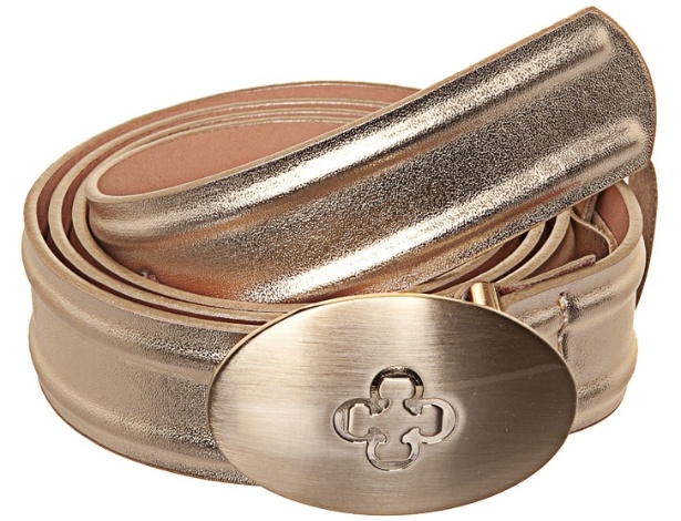 Cinto dourado de couro Capodarte com fivela de pino, cinco furos e logo da marca na fivela; R$ 149,90, na Dafiti (www.dafiti.com.br) Preço pesquisado em agosto de 2012 e sujeito a alterações - Divulgação