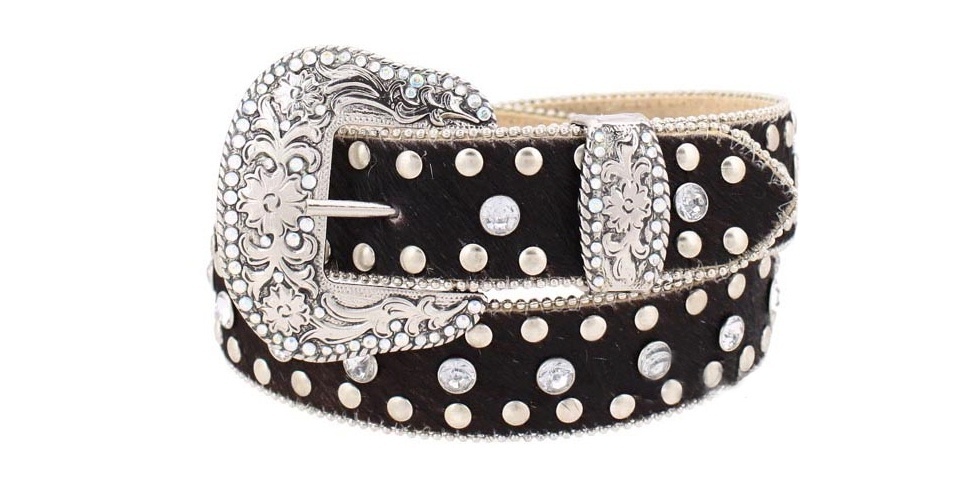 Cinto preto em couro de vitelo, detalhes de rebites e pedras de strass; R$ 139,90, na Western (www.westernshop.com.br)  Preço pesquisado em agosto de 2012 e sujeito a alterações - Divulgação