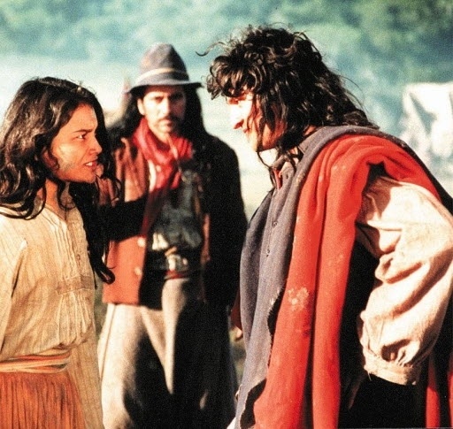 Dira Paes, Marcos Palmeira (centro) e Fernando Alves Pinto (à esq.) em cena de "Anahy de Las Misiones" - Divulgação