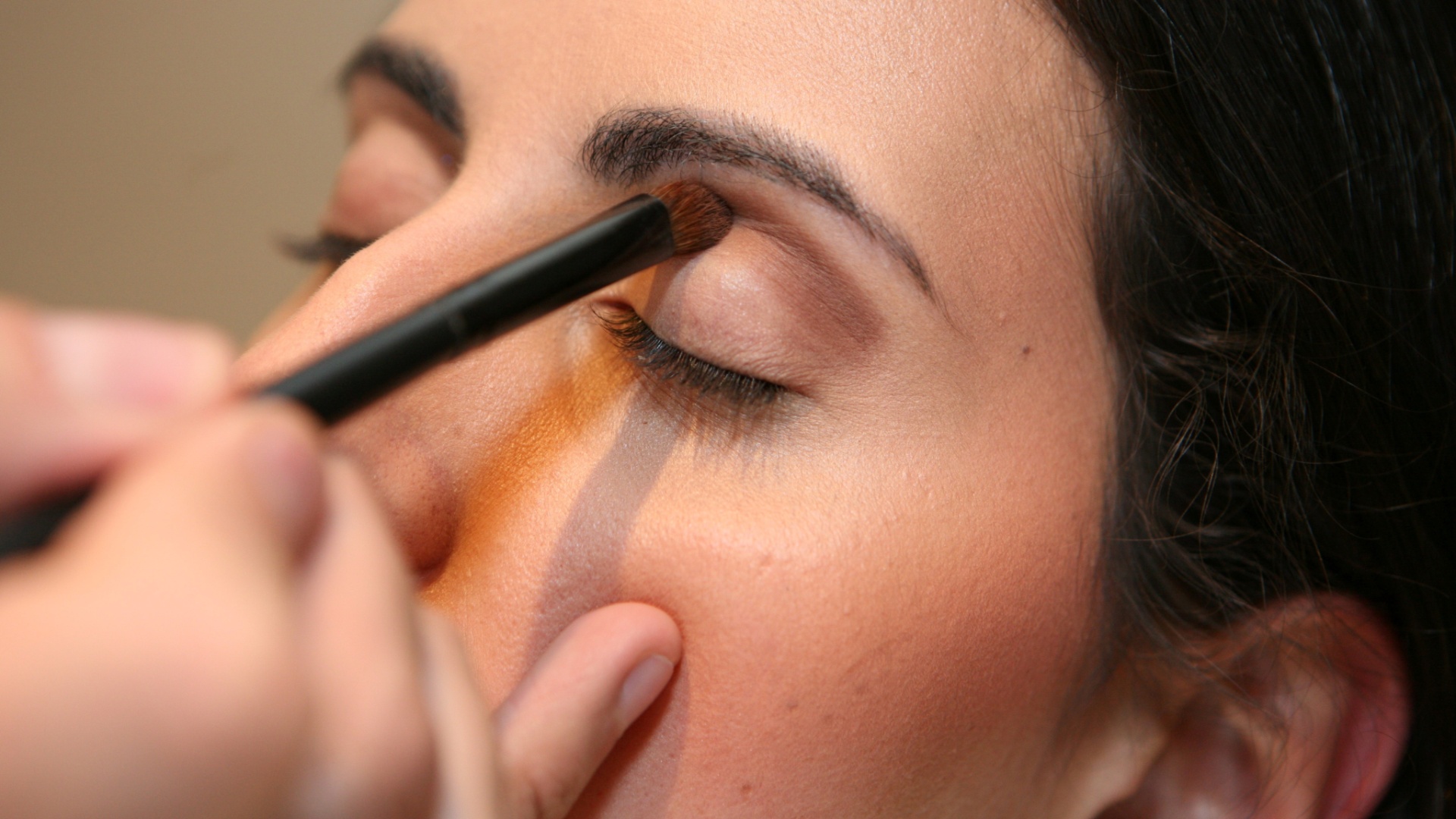 Imagem passo a passo make e cabelo Sheraton - Monalisa Lins/UOL