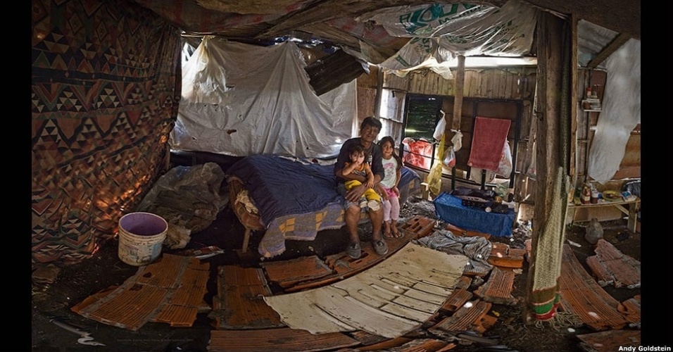 O fotógrafo argentino Andy Goldstein percorreu 14 países da América Latina para retratar a vida dos pobres na região (15/8/12) - Andy Goldstein