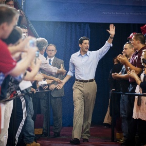 Candidato à vice-presidência dos EUA, Paul Ryan faz campanha em universidade do estado de Ohio