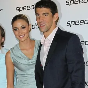 Megan Rossee namora Michael Phelps desde fevereiro de 2012, depois que o casal se conheceu em um bar de Las Vegas, mas o relacionamento só se tornou público durante os Jogos de Londres-2012 - Divulgação